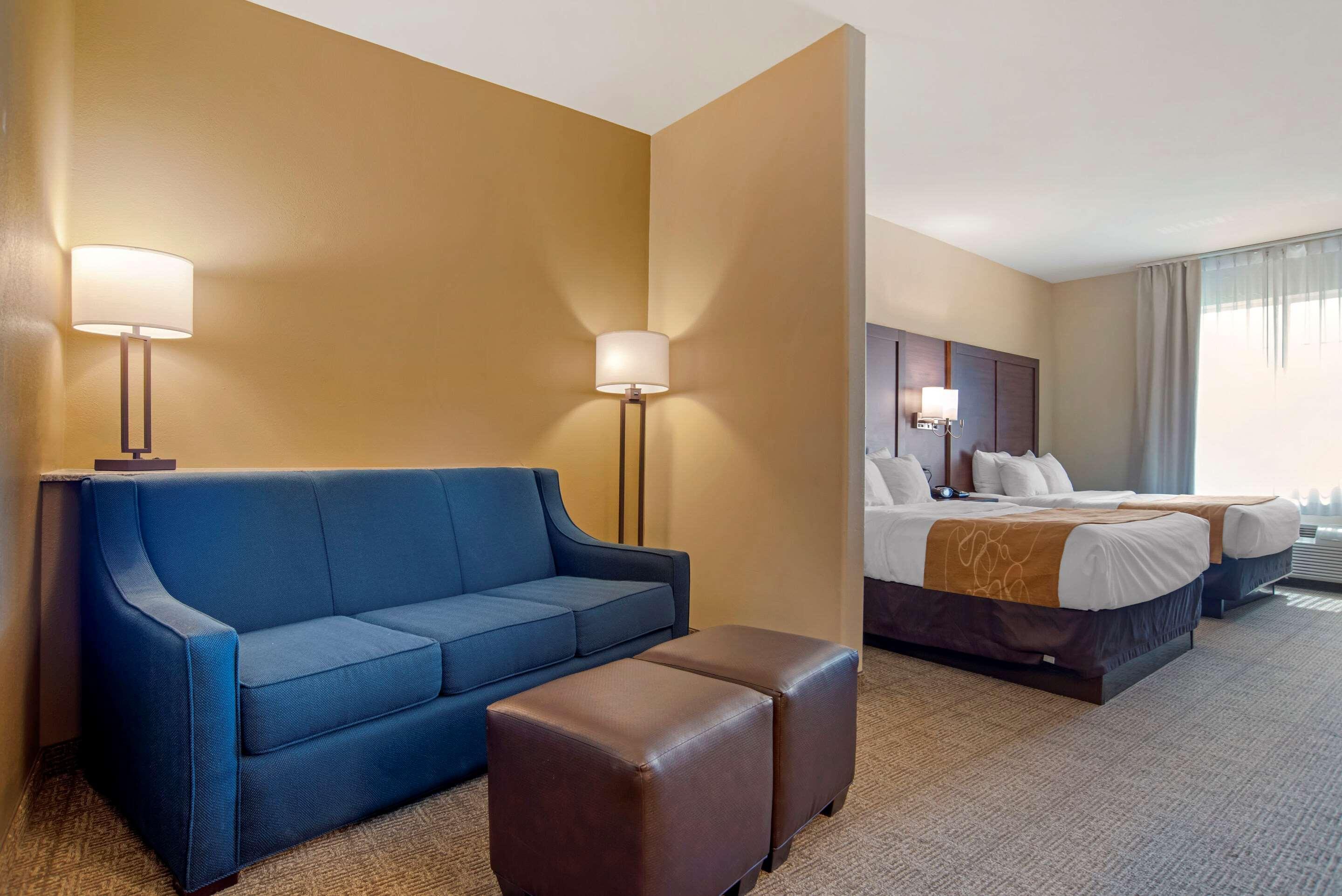 Comfort Suites Alexandria Exterior foto