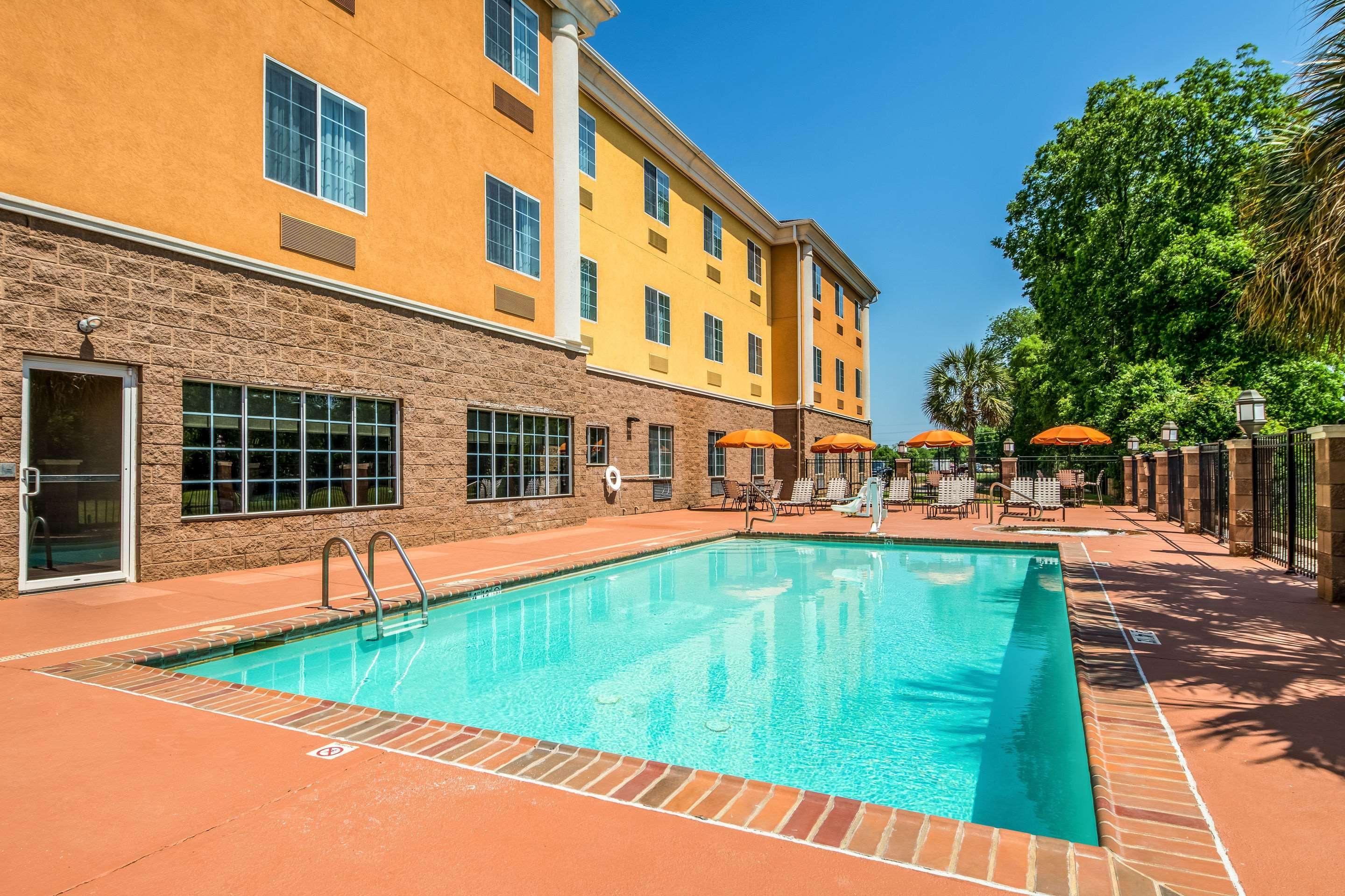 Comfort Suites Alexandria Exterior foto